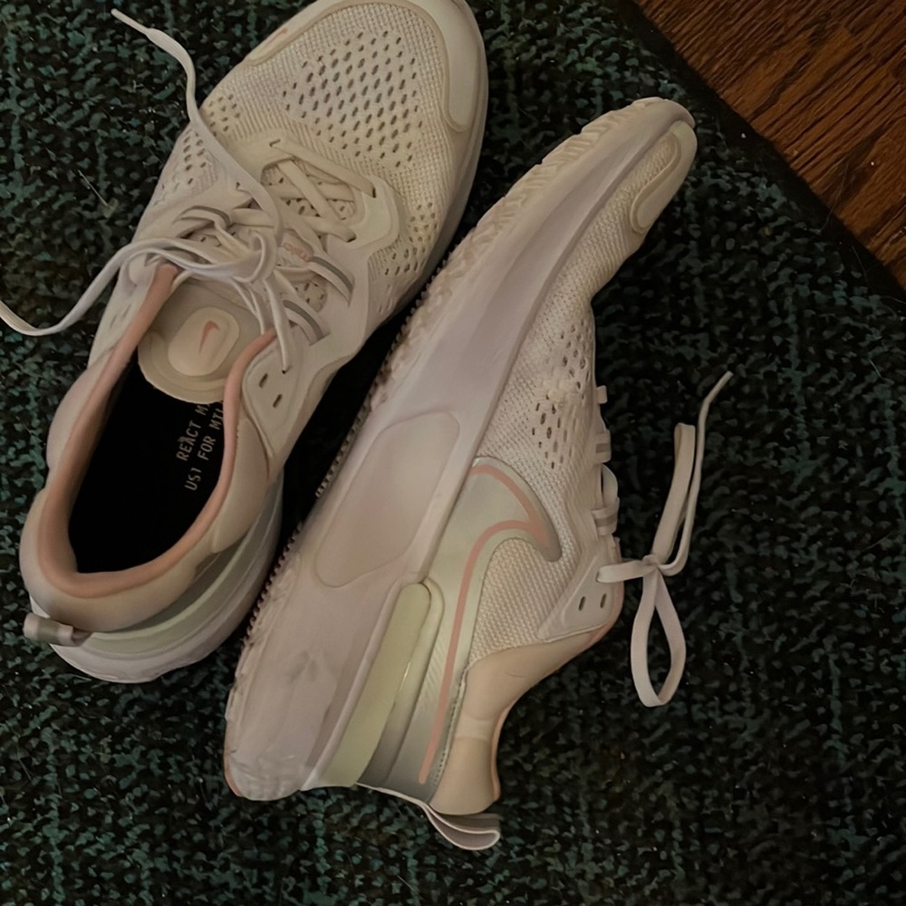 Women’s Nike react size 11 worn 1x